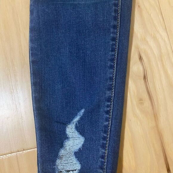 Universal Thread high rise distressed/deconstructed jegging in size 4/27R - Picture 11 of 14